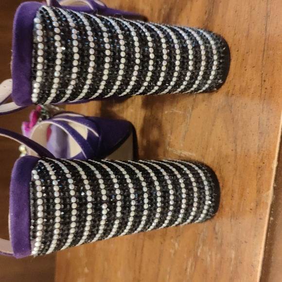 Betsey Johnson size 6 heels - Picture 4 of 6